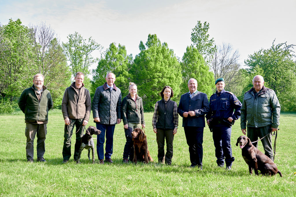 Gruppenbild - Ausbildung von Kadaverspürhunden: Jagdfakten.at informiert